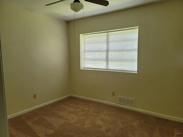 605 S Pleasant Hill Rd — Photo 9