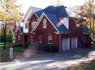 9006 Hi View Ln, Louisville, KY 40272