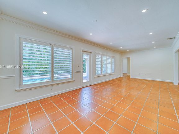 5th image of 1435 Blue Rd