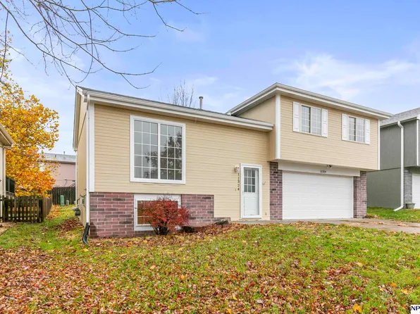 11324 Martin Ave, Omaha, NE 68164
