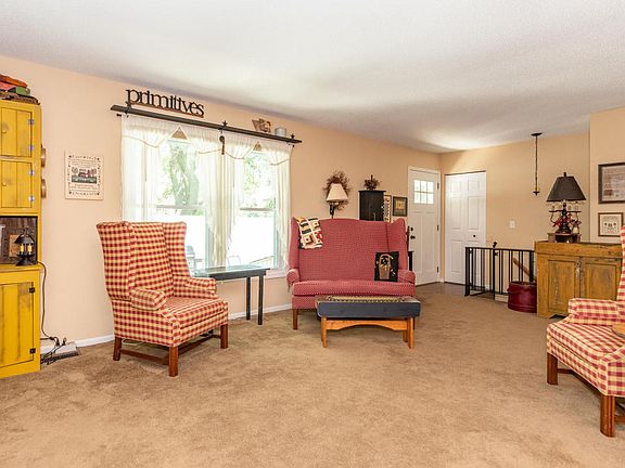 3rd image of 10059 Pepperell Ct