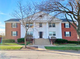 1500 W Touhy Ave, Park ridge, IL 60068