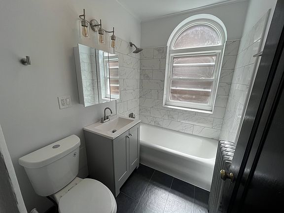 4th image of 2548-58 W Fitch Ave #2552B-3