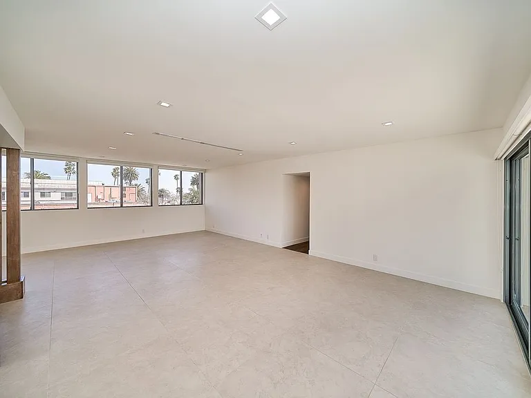 145 S Maple Dr #Penthouse 401 — Photo 5
