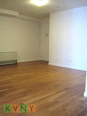 Rented by KVNY Soho | media 41