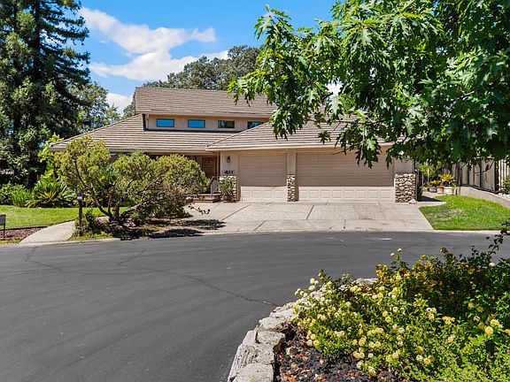3rd image of 4233 Curragh Oaks Ln