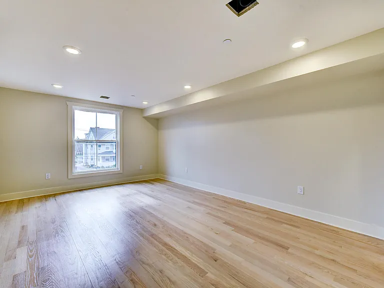 48 Walnut St #1 — Photo 29