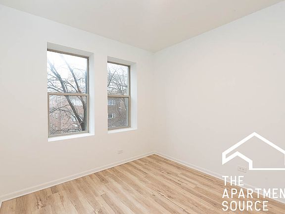 2nd image of 5043 N Winthrop Ave #213