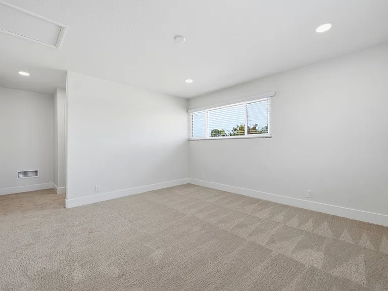 19022 Summerfield Ln — Photo 13