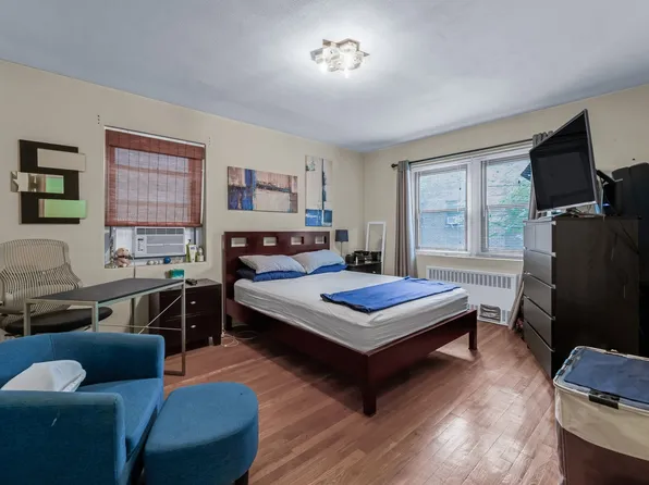 118-66 Metropolitan Avenue image 11 of 16