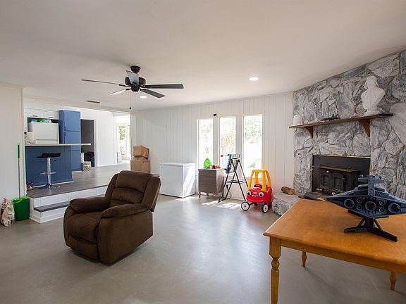4th image of 2942 Medlin Rd