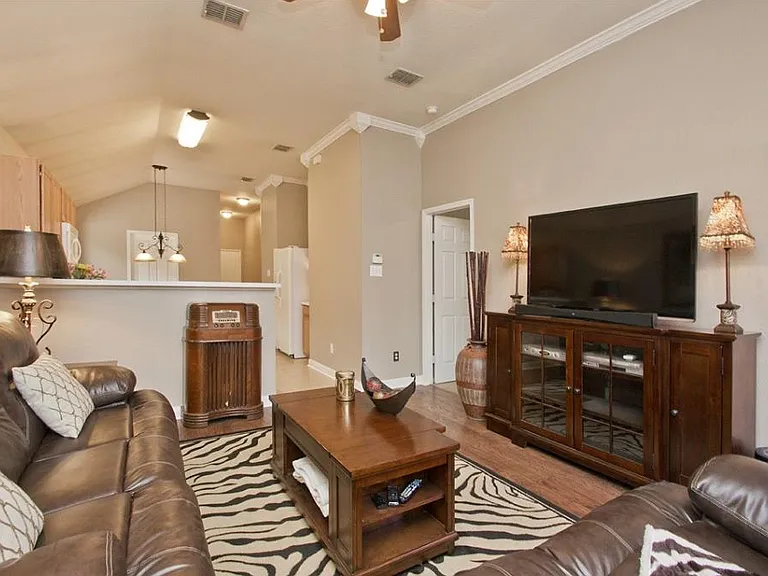 11937 Brown Fox Dr — Photo 2