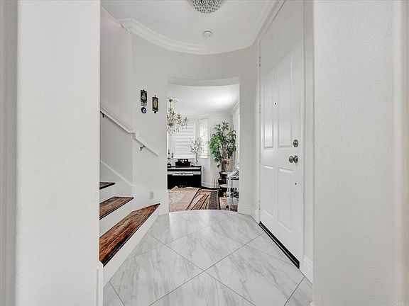 3rd image of 10479 White Rose Ln