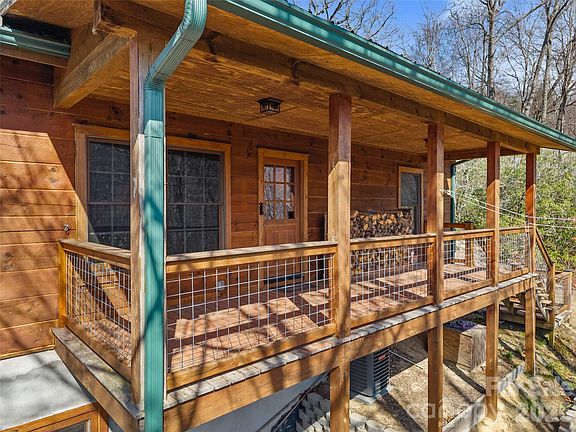 5th image of 935 Big Branch Rd