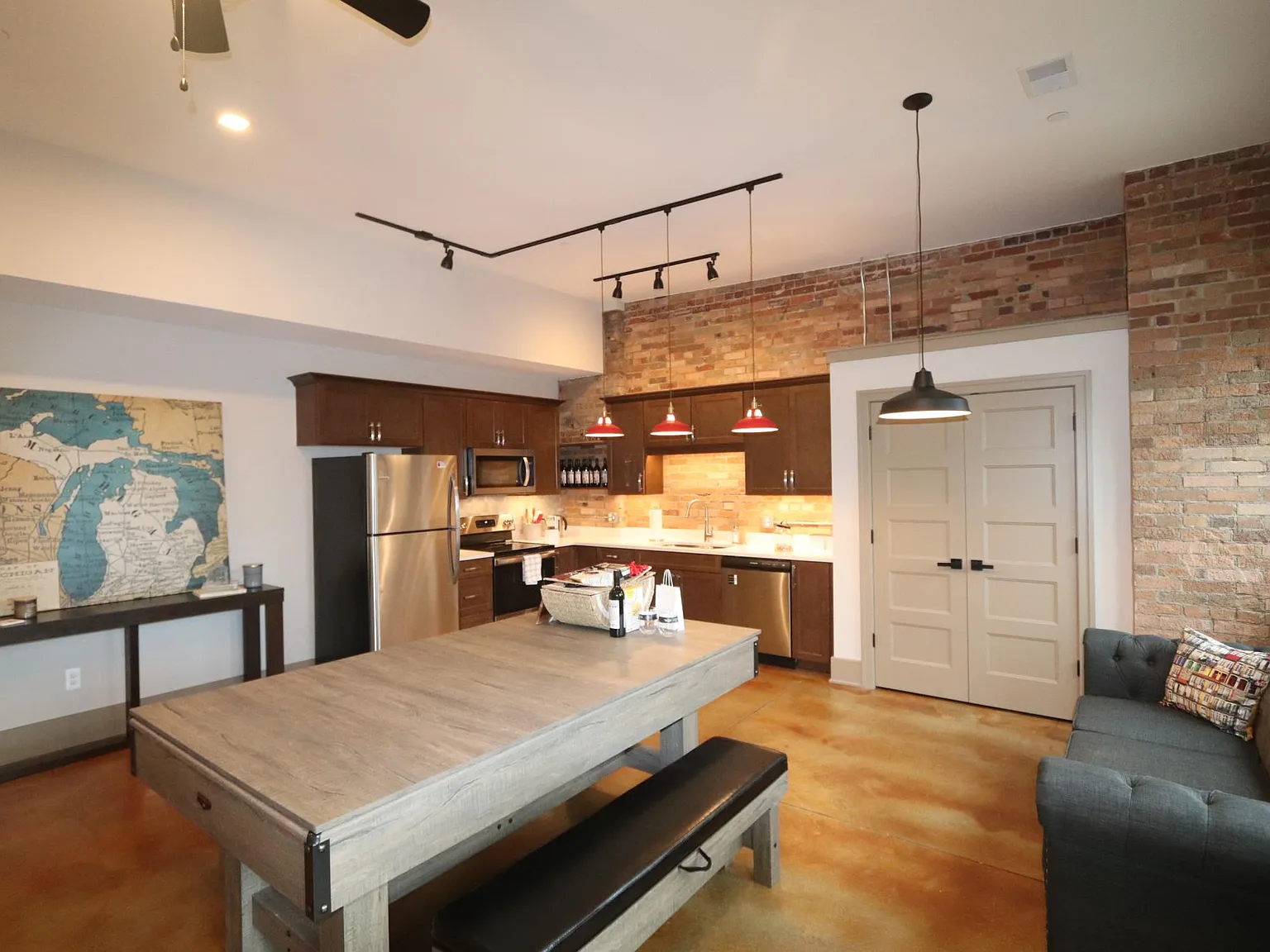 2 bed, 1054 sqft, $1,875 — Photo 1