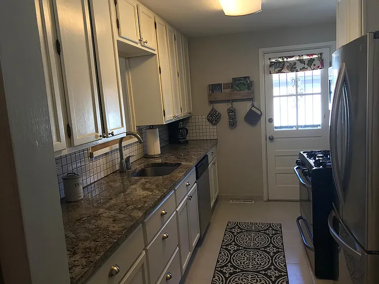 441 Poplar St — Photo 8