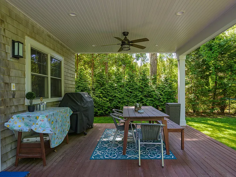 147 Warfield Way — Photo 23