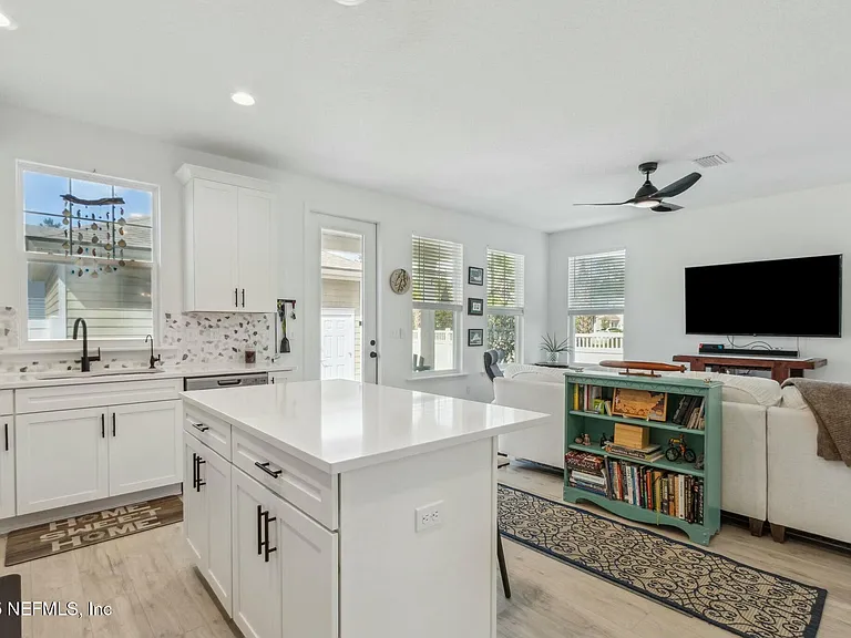 213 Daydream Ave — Photo 17