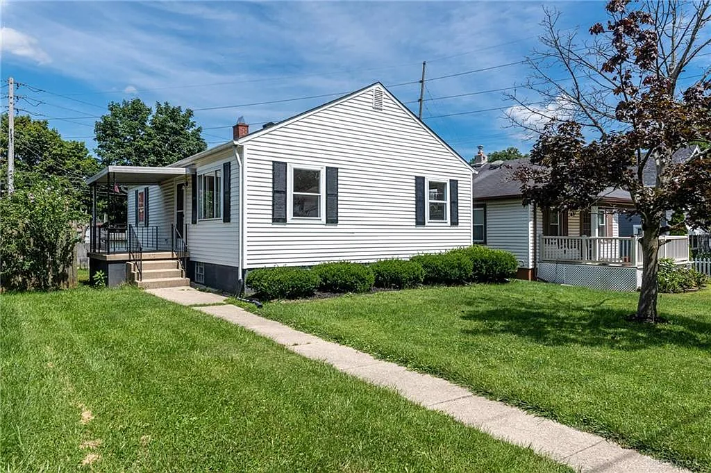 1532 Watervliet Ave photo 1