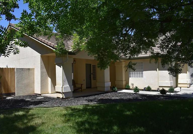 6310 Diamond Ct — Photo 3