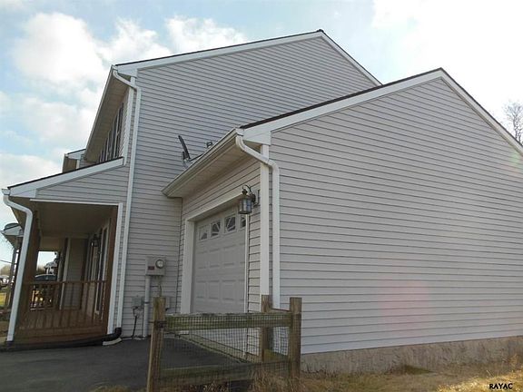 3rd image of 28 Vickilee Dr