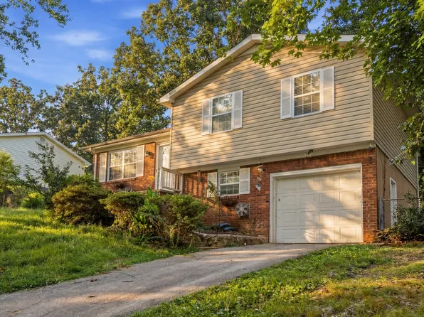 2974 E Freedom Cir, Ooltewah, TN 37363