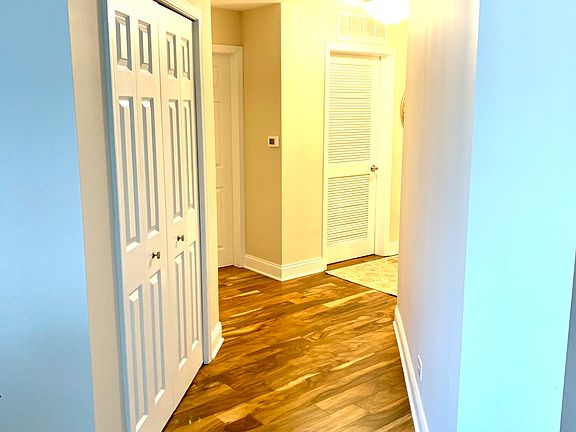 5th image of 451 Town Place Cir APT 211