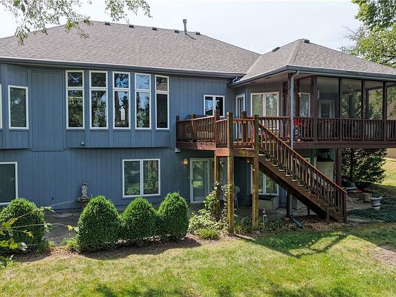 4th image of 2514 SW Wintervalley Ct