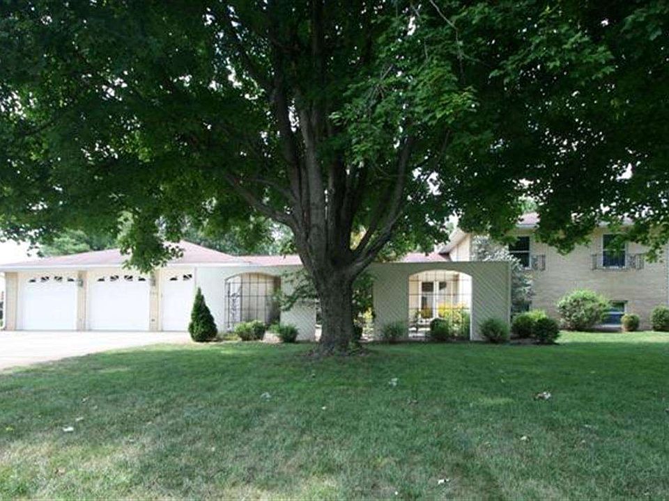 1st image of 585 Lasher Dr