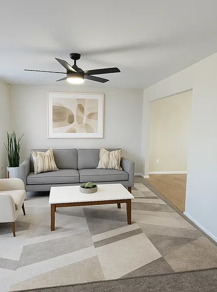 Owens Lake Commons Apartments & Townhomes — Photo 72