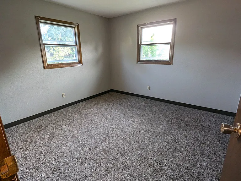 204 E 2nd St #8 — Photo 7