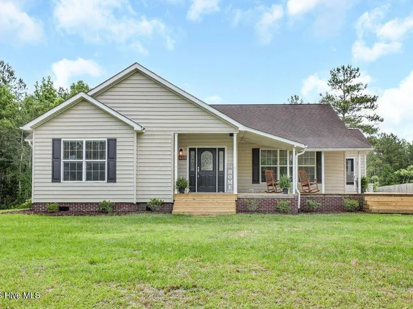 635 Cross Creek Drive, Hampstead, NC 28443