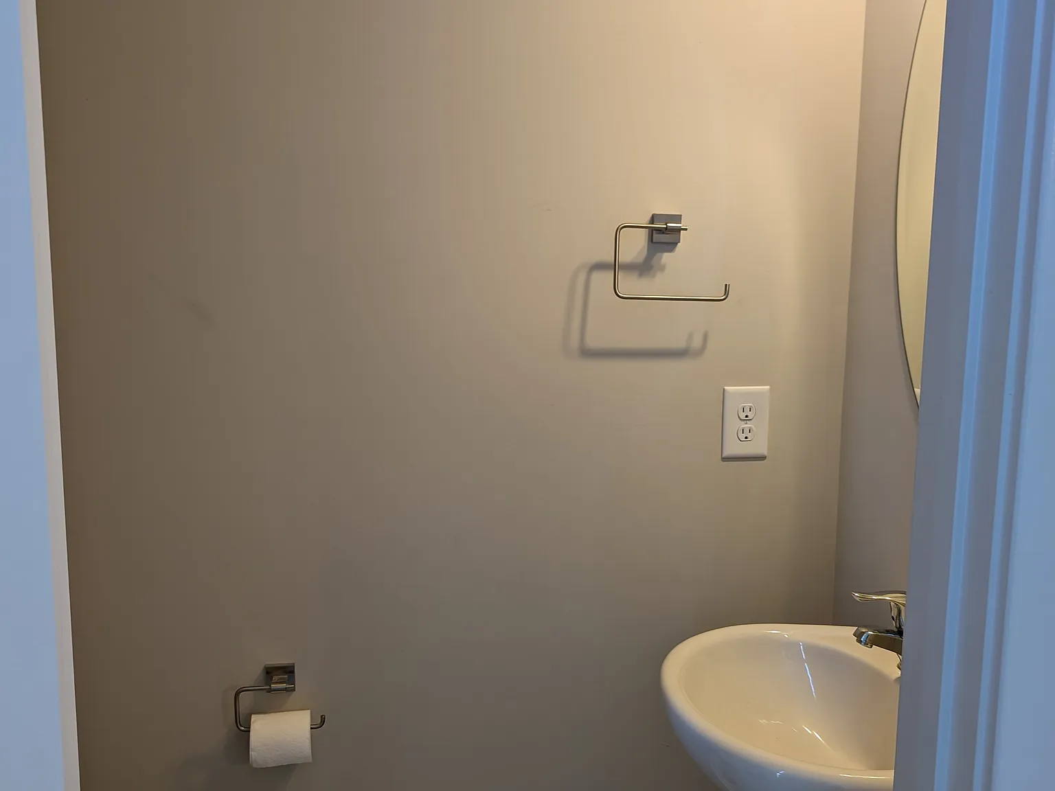 4 bed, 1895 sqft, $2,100 — Photo 4