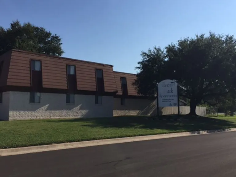 Silver Park Apartments — Photo 8