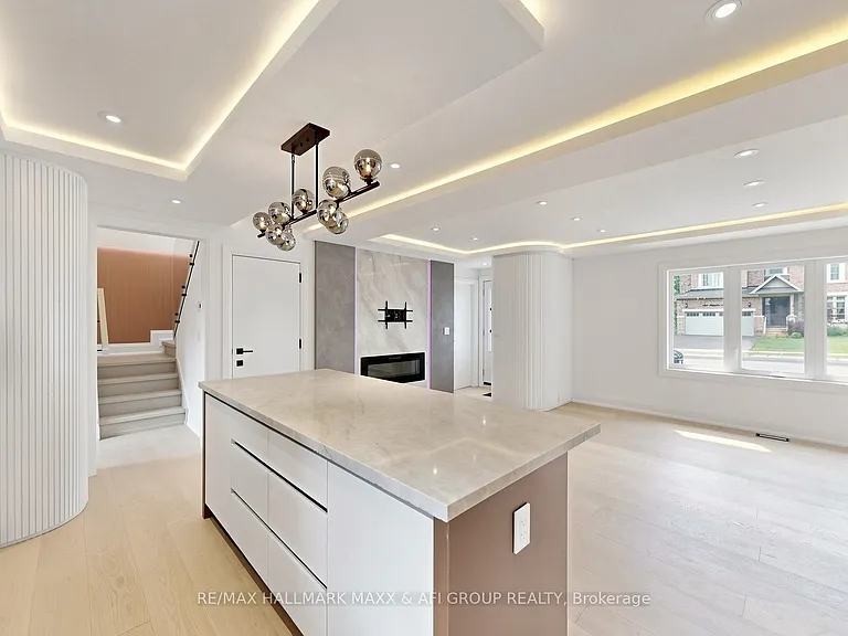 103 Ruggles Ave — Photo 9
