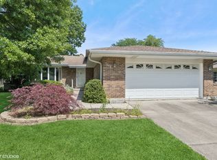 7769 Danbury Dr, Darien, IL 60561