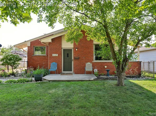 8325 N Hubbard St, Westland, MI 48185