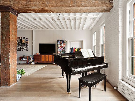 5th image of 467 Greenwich St APT 5