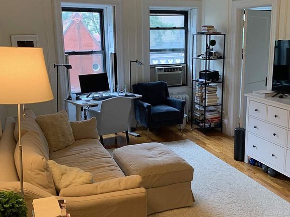 2nd image of 302 W 78th St APT 5A