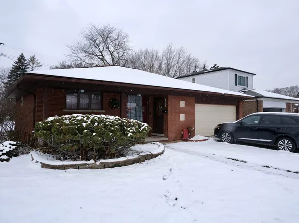 28023 Los Olas Dr, Warren, MI 48093