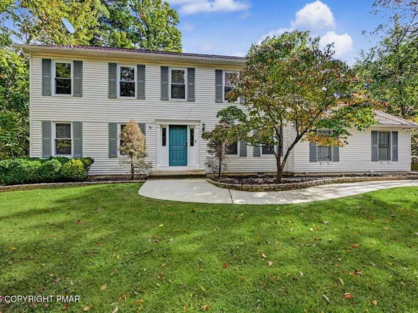 184 Escoll Dr, East Stroudsburg, PA 18301
