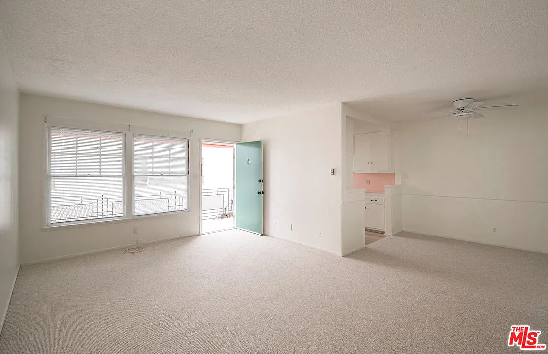 1 bed, 1.0 bath, 700 sqft, $2,400 — Photo 4
