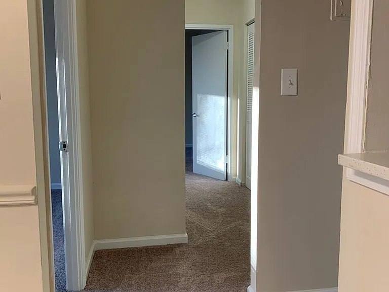 Woods Edge Apartments — Photo 22