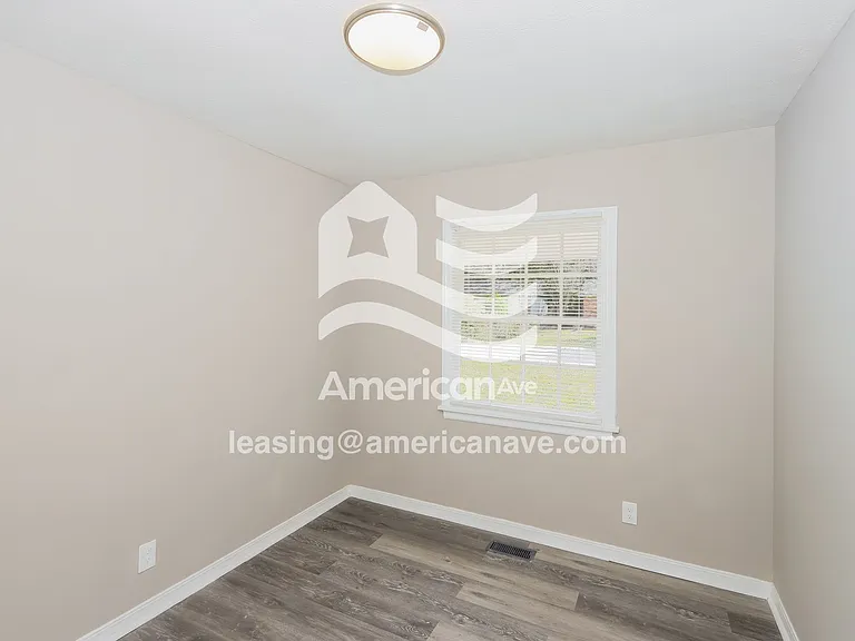 1825287_011_wm_-_bedroom_13187299.jpg