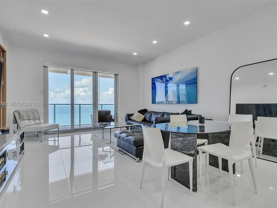 5701 Collins Ave #Penthouse 08