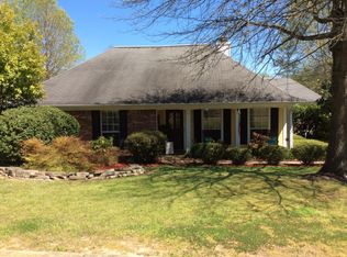 114 Oakridge St, Starkville, MS 39759