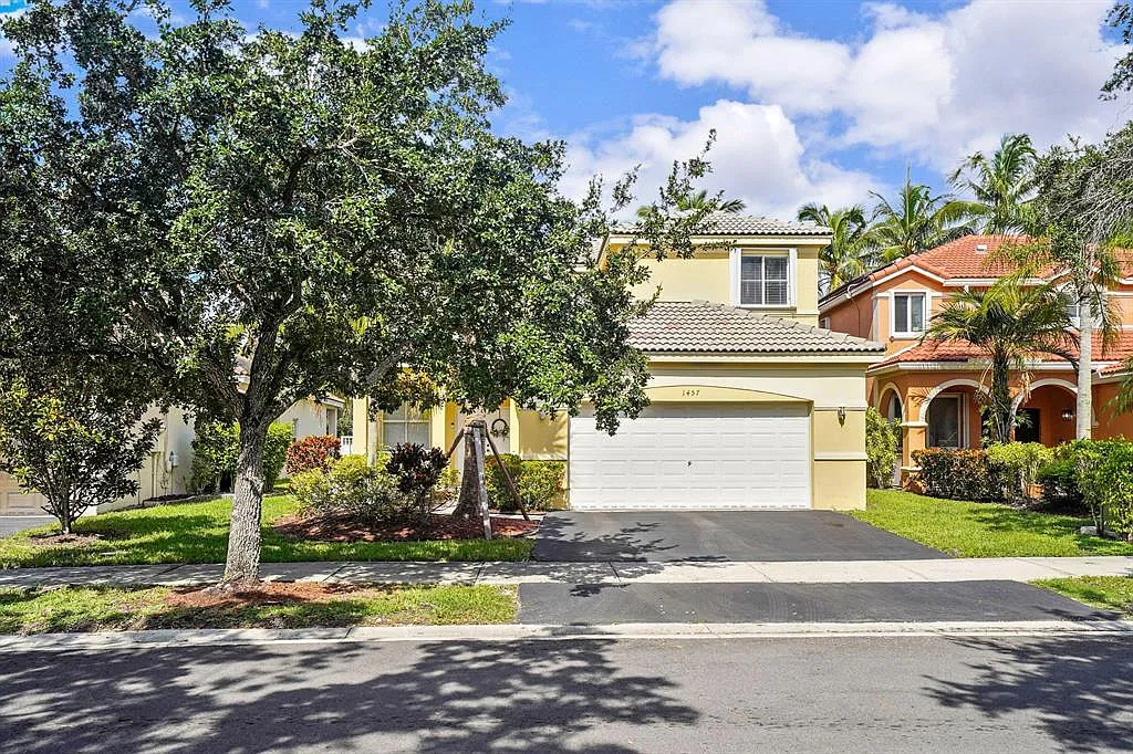 4 bed, 2.5 bath, 2256 sqft, $4,900 — Photo 3