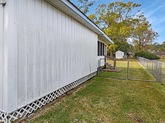 3rd image of 534 Parks St