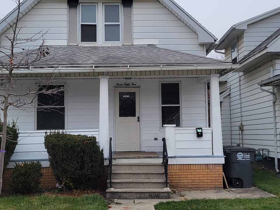1st image of 345 E Oakland St