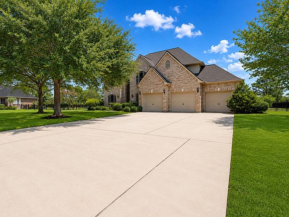 3rd image of 14926 Terra Point Dr